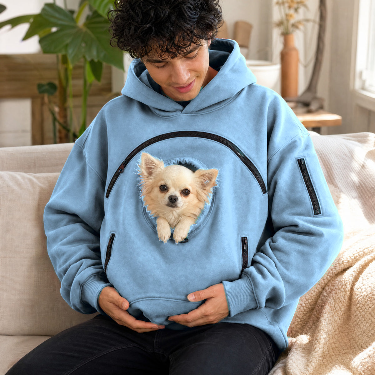 Azul cielo - en casa con su chihuahua en la sudadera Nidito